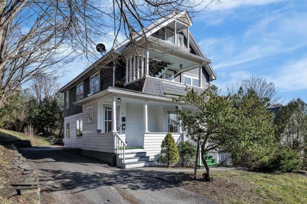87 Currier Street