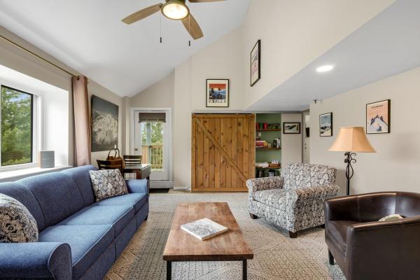 137 East Mountain Road