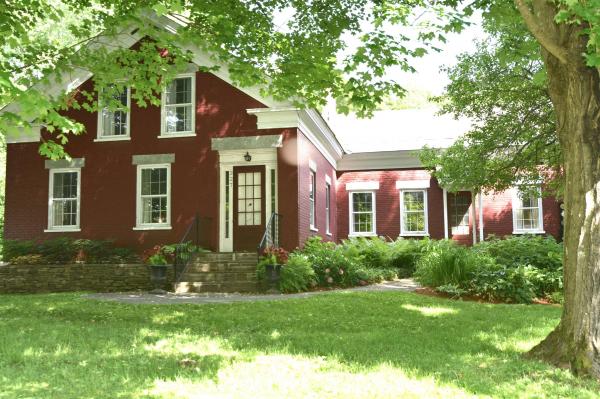 327 Browns Trace
