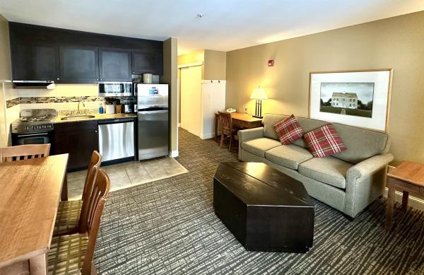 111, Qtr 3, 89 Grand Summit Way