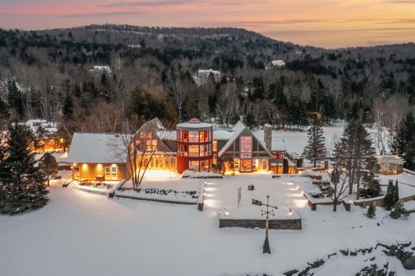 Single Family in Stowe VT