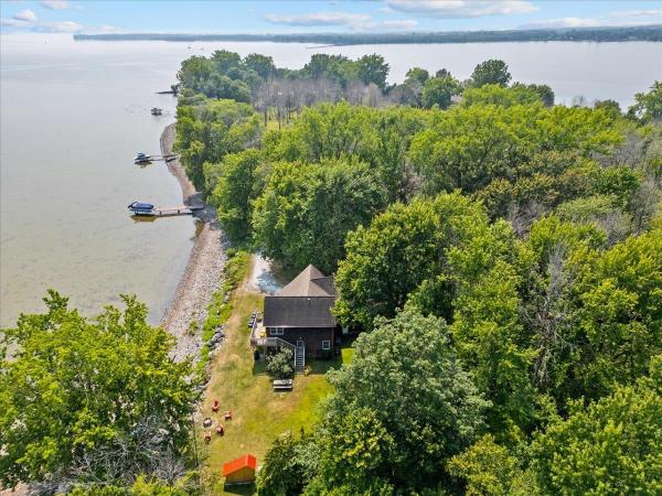 1299 Windmill Point