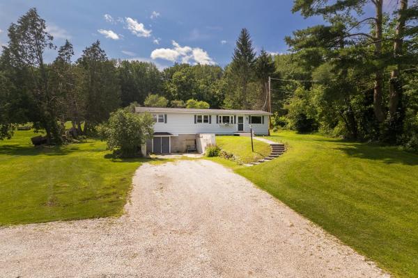 3217 Creek Road