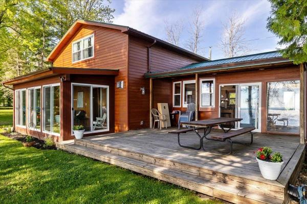 39 Bourdeau Lane North