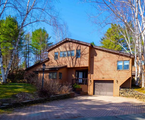 3755 Quechee Main Street