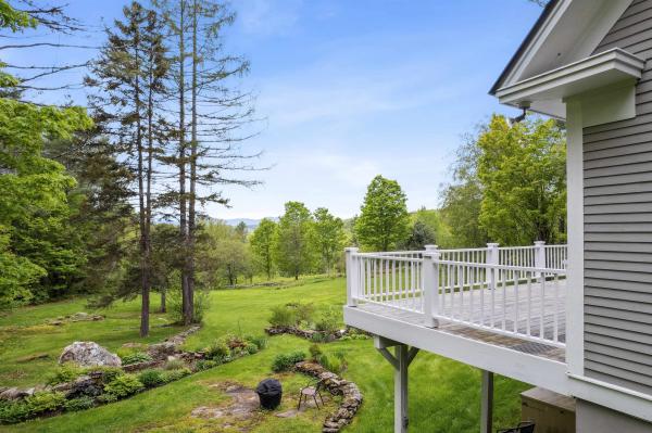 790 Rhoades Hill