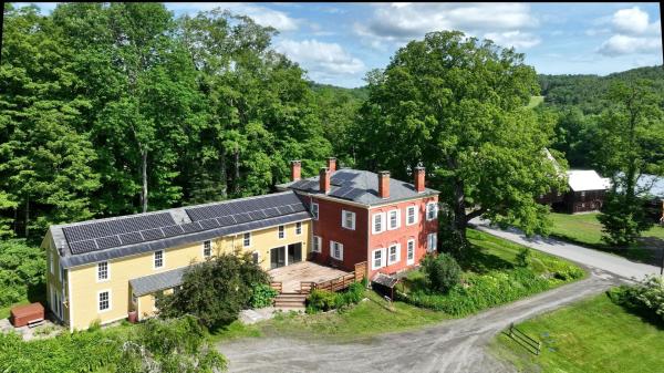 53 Hickory Ridge Road South