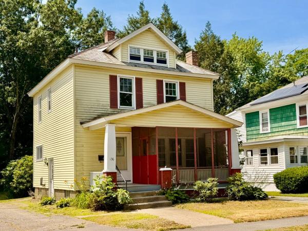 136 Oak Grove Avenue
