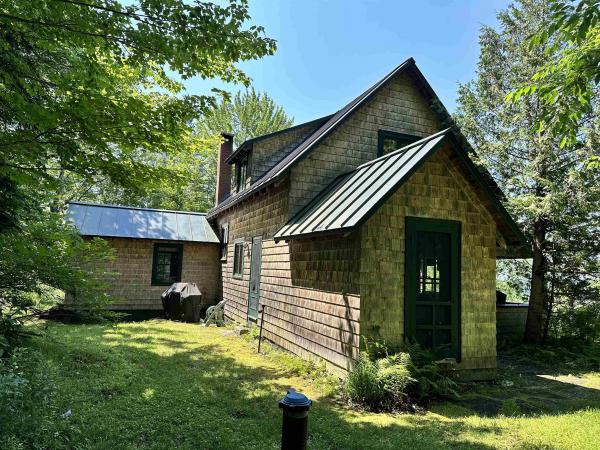 Single Family in Greensboro VT