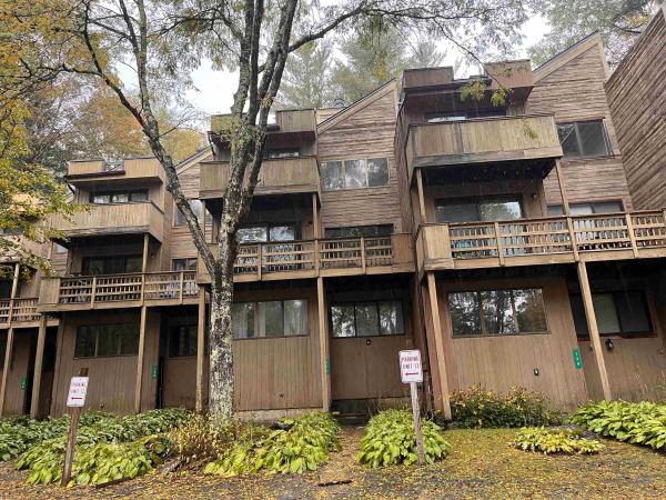 136 Grand Hollow Road