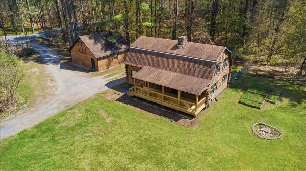886 Hidden Valley Road