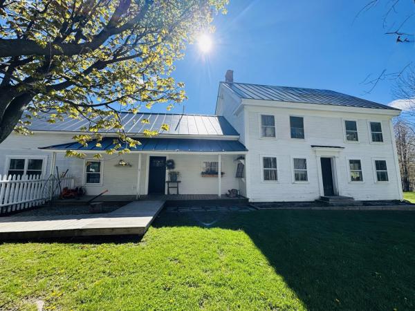 1396 Pond Road