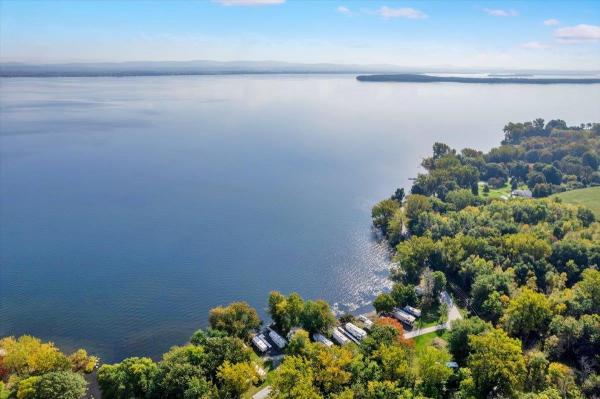 1088 Lakeview Drive
