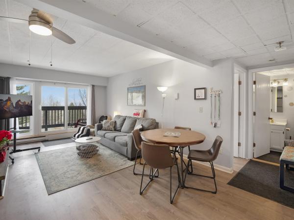 137 East Mountain Road
