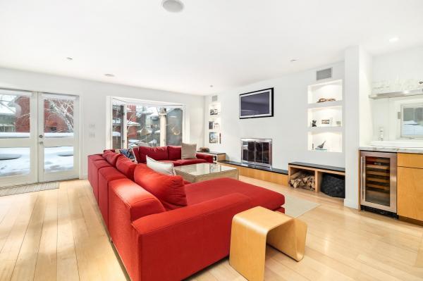 16 Mountain Reach Mews Road
