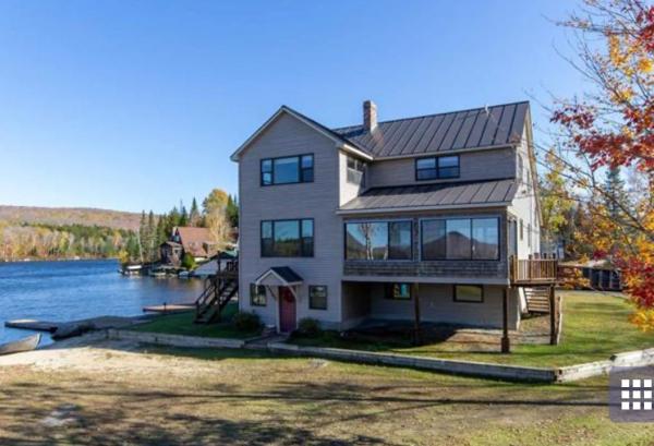544 Lakeside Drive
