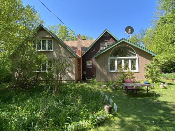 985 Chapel Hill Road