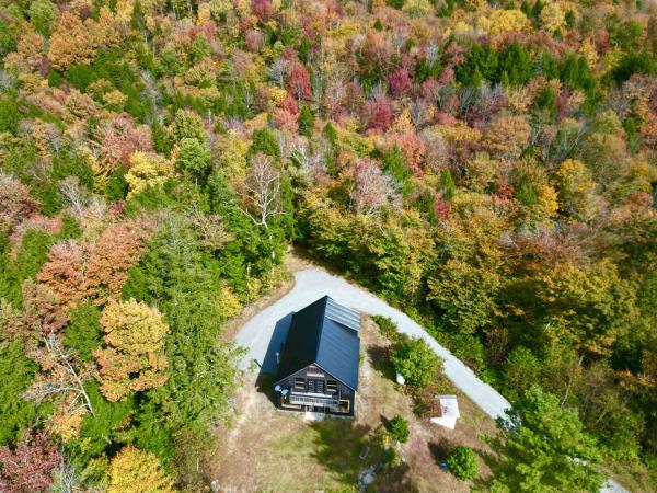 Single Family in Hyde Park VT