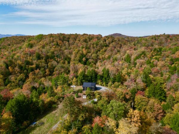 Single Family in Hyde Park VT
