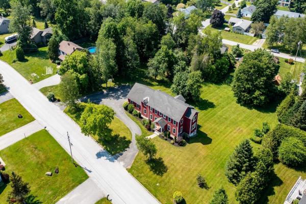 11 Tuttle Meadow Drive