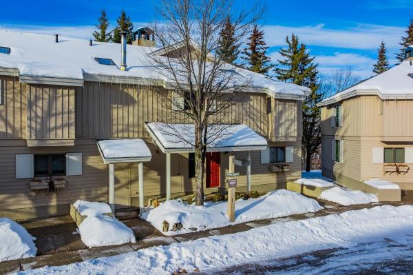 92 Founders Hill Road