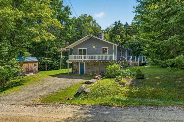 1043 Town Farm Road