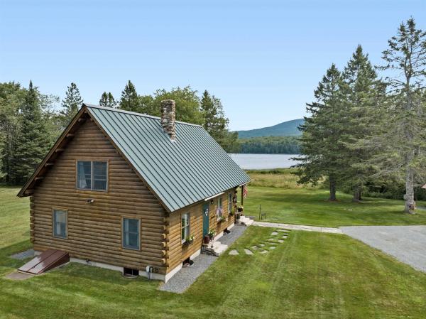 Single Family in Wheelock VT