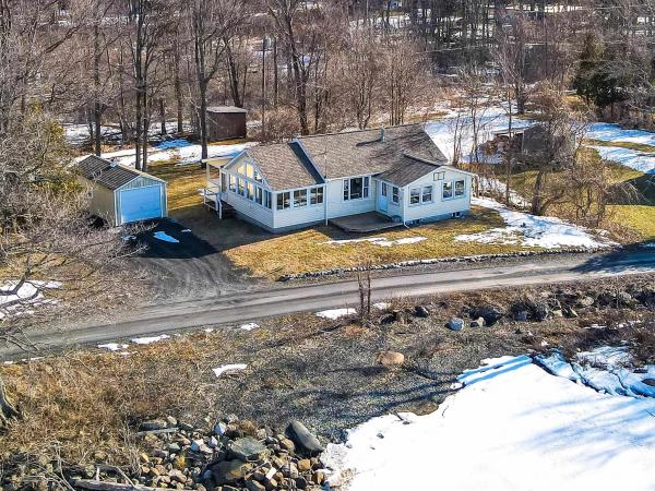 607 Holiday Point Road