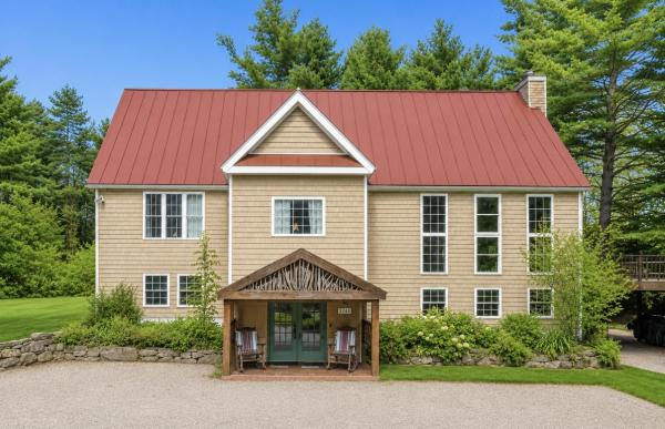 4427 West Hill Road South