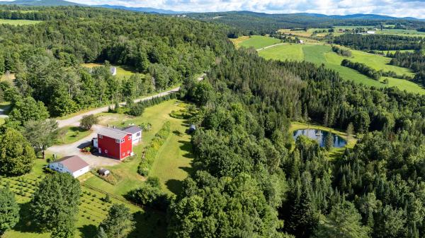 Single Family in Hardwick VT