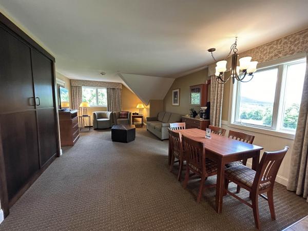 302 Qtr.3, 89 Grand Summit Way