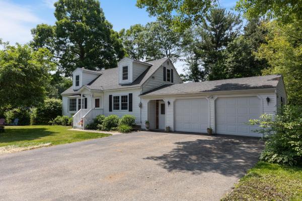 136 Red Oak Drive