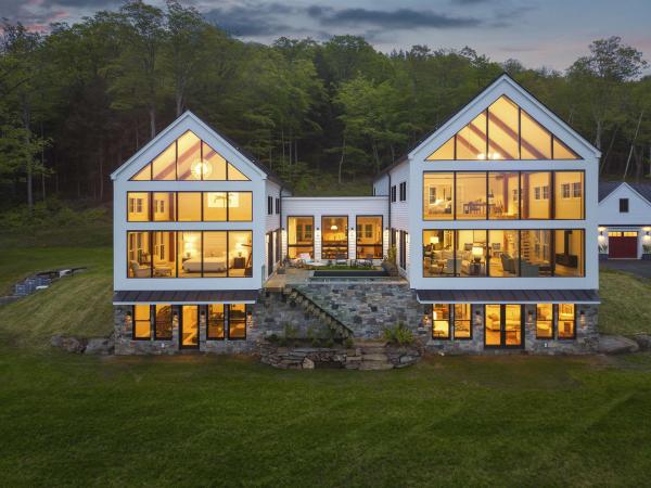 412 Skyland Lane