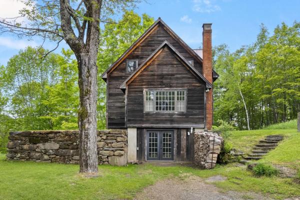 403 Horseshoe Way