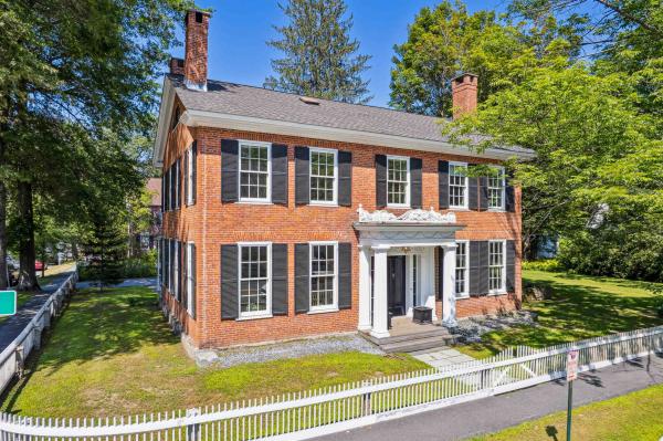 2 Pleasant Street