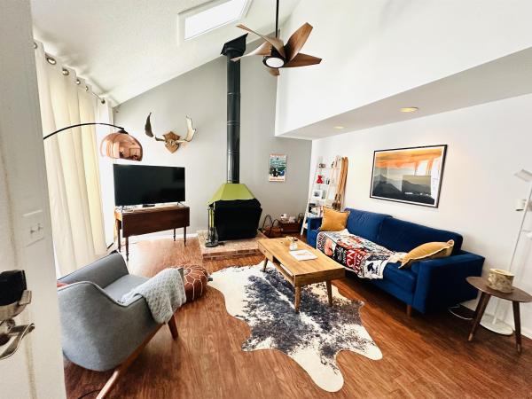 61C Country Club Road