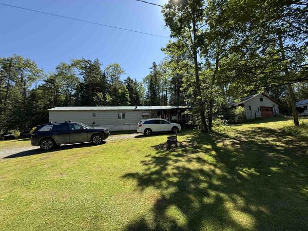 484 Therriault Hill