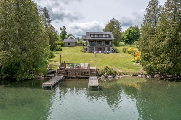 Single Family in Greensboro VT