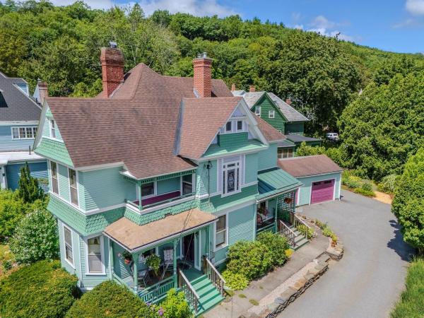 41 Chapin Street