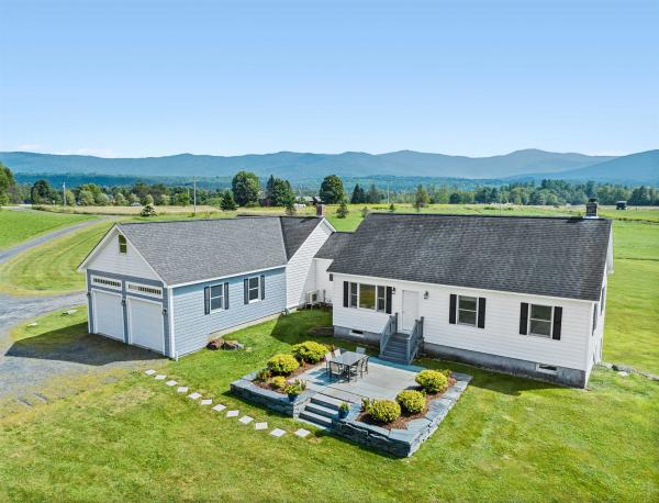 Single Family in Morristown VT
