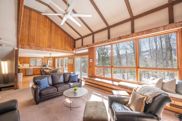 10 Lower Highlands Road