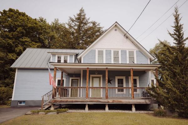 195 River Street