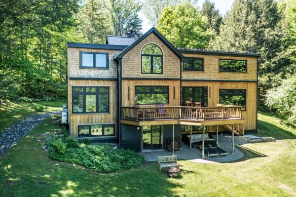 Single Family in Stowe VT