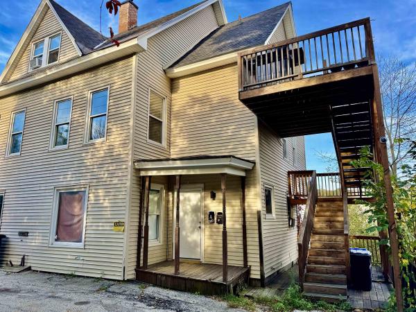 6 Hooker Avenue