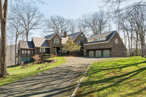 114 Oak Ridge Way