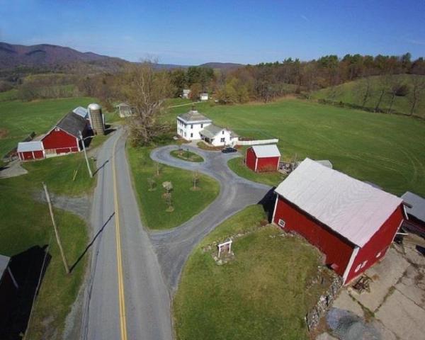 2437 N Pownal Road
