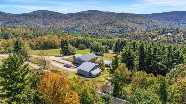 35 Fawn Ledge Lane
