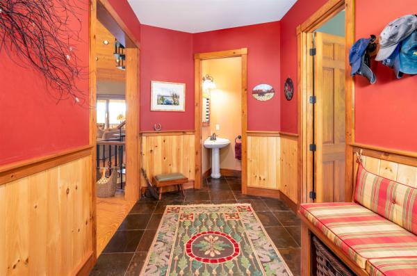 Single Family in Hyde Park VT