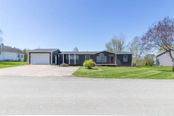298 Memphremagog Views