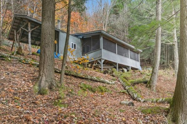 3121 Hogback Road 3121 Hogback Road